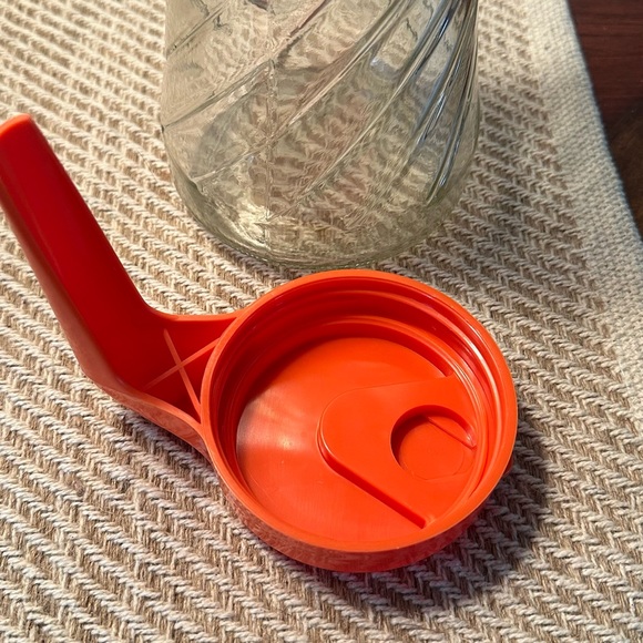 Vintage 1970’s Orange Flip Top Tang Glass Pitcher - Picture 2 of 3